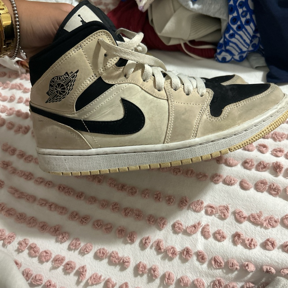 Nike Women's Sneakers - Black and Cream